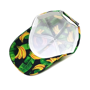 Black baseball cap with banana fruit print and breathable lining for sun protection
