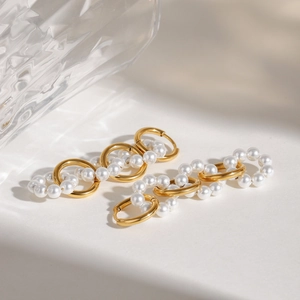 Elegant 18k gold plated stainless steel interlinked hoop earrings with white pearls