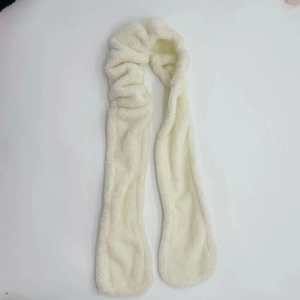 Detail of the soft white plush texture on this heatless long wave hair curler rod