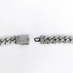 Chaîne cubaine 12mm argentée avec diamants CZ sertis pour un look hip hop tendance