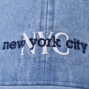 Gewaschene hellblaue Denim-Baseballkappe mit New York City und NYC Stickerei
