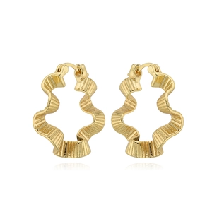 Golden wavy hollow U-shaped earrings with vertical stripes for women's fashion