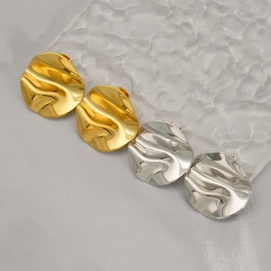 Boucles d'oreilles géométriques ondulées irrégulières en acier doré et argenté