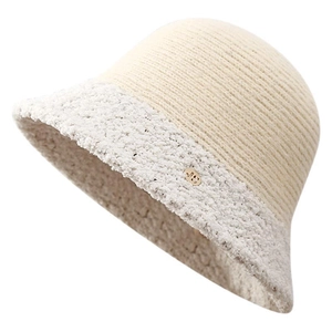Chapeau seau tricoté pour femme automne hiver avec bord en peluche et badge doré JS métal