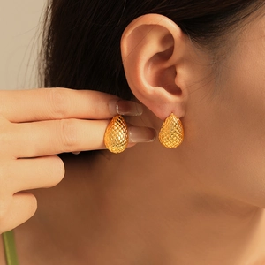 Chic 18k gold plated teardrop stud earrings with textured pineapple grid pattern