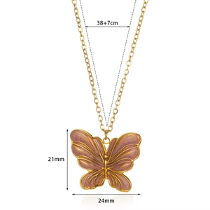 Détails des dimensions du collier libellule vintage avec pendentif émail et chaîne dorée