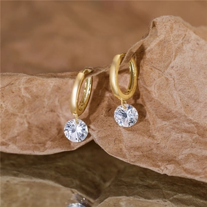 Eleganti orecchini a cerchio in argento S925 con pendente in zircone rotondo