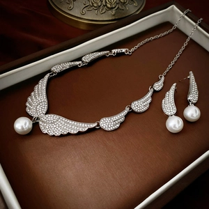 Angel Wing Rhinestone Necklace And Artificial Pearl Drop Earrings With Silver Earring Post Alloy Luxury Jewelry
