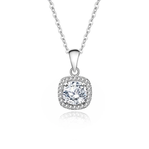 Collier en argent S925 avec pendentif carré en moissanite et halo de pierres scintillantes