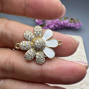 Gold maple leaf and daisy pendant with zircon inlay and white enamel for DIY jewelry