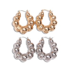 Orecchini a cerchio a forma di C con perline metalliche in finitura oro e argento lucido