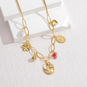 18K gold-plated stainless steel multi-pendant necklace with tulip, heart and pearl charms