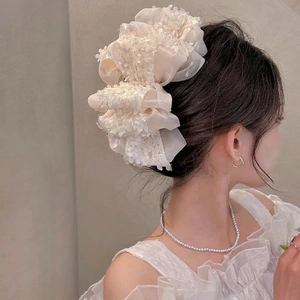 Pince à cheveux élégante avec grand nœud en dentelle florale blanc cassé pour femme