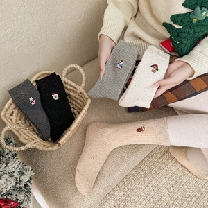 Chaussettes de Noël festives en coton brodé avec motifs père Noël et bonhomme de neige