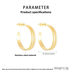Technical view of C-shaped golden earrings with dimensions 24x4.5mm and weight 3g