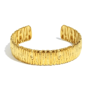 Bracelet manchette en acier inoxydable doré 18K avec textures ondulées verticales