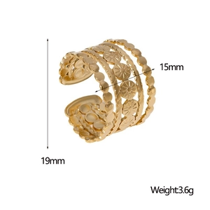 Detail of vintage gold-plated hollow ring showing dimensions 19mm and 15mm size details