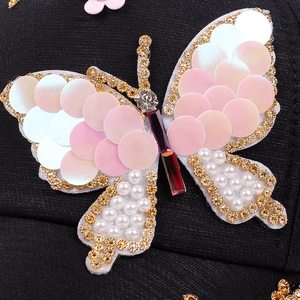 Casquette en jean avec broderie papillon faite main en paillettes roses et perles