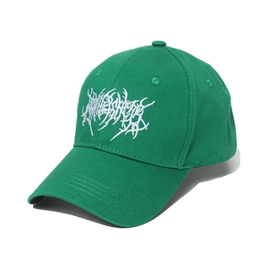 Klassische grüne Baumwoll-Baseballkappe mit weißer gotischer Stickerei und gebogenem Rand