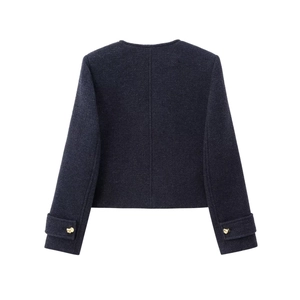 Veste en tweed bleu marine pour femme avec col rond et détails de boutons dorés aux poignets