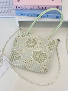 Sac fourre-tout en toile à carreaux vert clair avec dentelle blanche et bandoulière perle