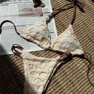 Bikini en maille dos nu avec texture ajourée et cordons de serrage marron café