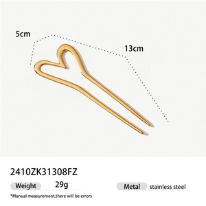 Detail view of 18K gold plated stainless steel heart hair pin with 13cm length dimensions