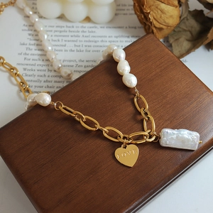 18K gold plated necklace with baroque pearls and a heart pendant engraved with LOVE