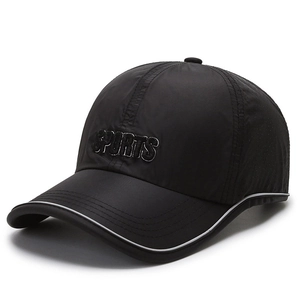 Schwarze Sport-Baseballkappe mit 3D-Stickerei und reflektierender Kante am Schirm