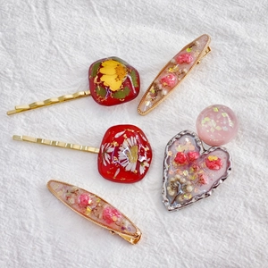 Handmade resin hair clips set with real dried flowers and gold foil accents for women