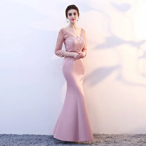 Elegant pale pink V-neck mermaid evening dress with lace sleeves and floral embroidery