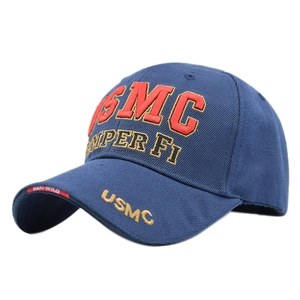 Vue détaillée de la casquette tactique USMC bleu marine avec broderie rouge et coton