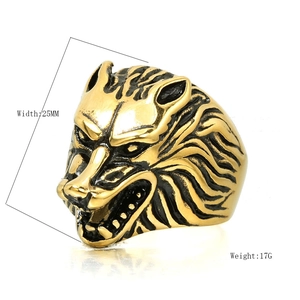 Vintage golden wolf head ring in titanium steel with 25mm width and detailed carvings
