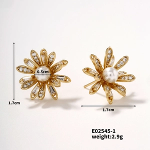 Detailed view of flower stud earrings showing 1.7cm diameter and 0.5cm pearl size