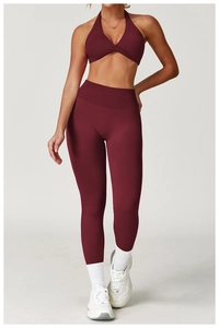Dunkelrotes Yoga-Set mit Cross-Neck-Sport-BH und nahtloser High-Waist-Leggings