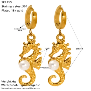 Gold seahorse earrings with pearls in 18k plated stainless steel including dimensions
