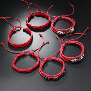Lot de bracelets punk en cuir rouge avec pendentifs tête de mort et étoile pour homme