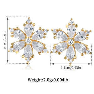 Detailed size specifications for leaf-shaped gold stud earrings with white zircons