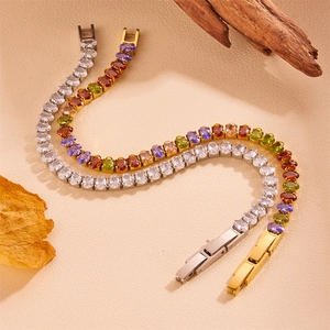 Bracelets exquis en acier inoxydable plaqué or 18k avec zircons colorés