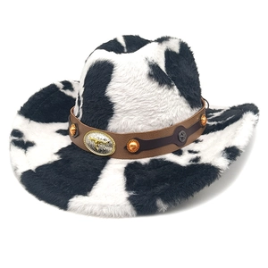 Cappello da cowboy in finta pelliccia con stampa mucca e fibbia a stella decorativa