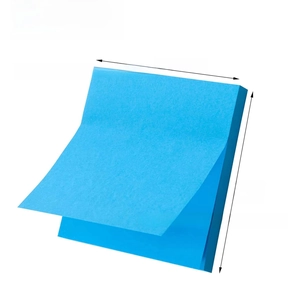 Vista detallada de notas adhesivas azules de 3x3 pulgadas para oficina y papelería