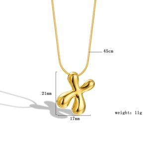 Detail showing 45cm gold chain and 21mm cross pendant dimensions and weight info