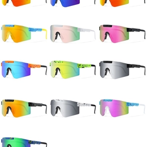 Outdoor cycling sunglasses with sporty TR90 frames and various colorful mirrored lenses