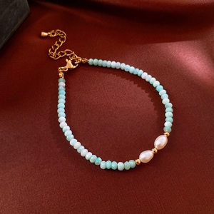 Detail of Amazonite beaded bracelet with white pearls and gold lobster clasp