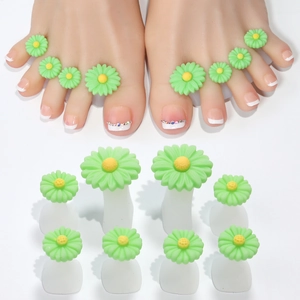 8-piece set of green daisy silicone toe separators for professional nail art pedicure