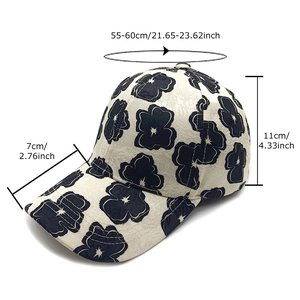 Floral print baseball cap for women with dimensions and beige flower pattern details