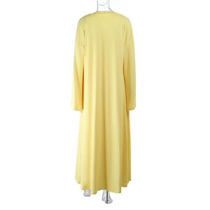 Vue arrière du cardigan maxi jaune à manches longues avec une coupe ajustée épurée