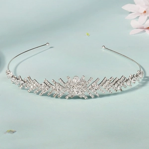 Serre-tête de mariée argenté avec strass géométriques pour mariage et soirées