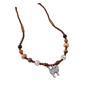 Retro beaded necklace with amber stones and shell cat pendant for women