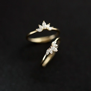 Exquisite S925 sterling silver princess crown ring in gold with marquise cut white zircon